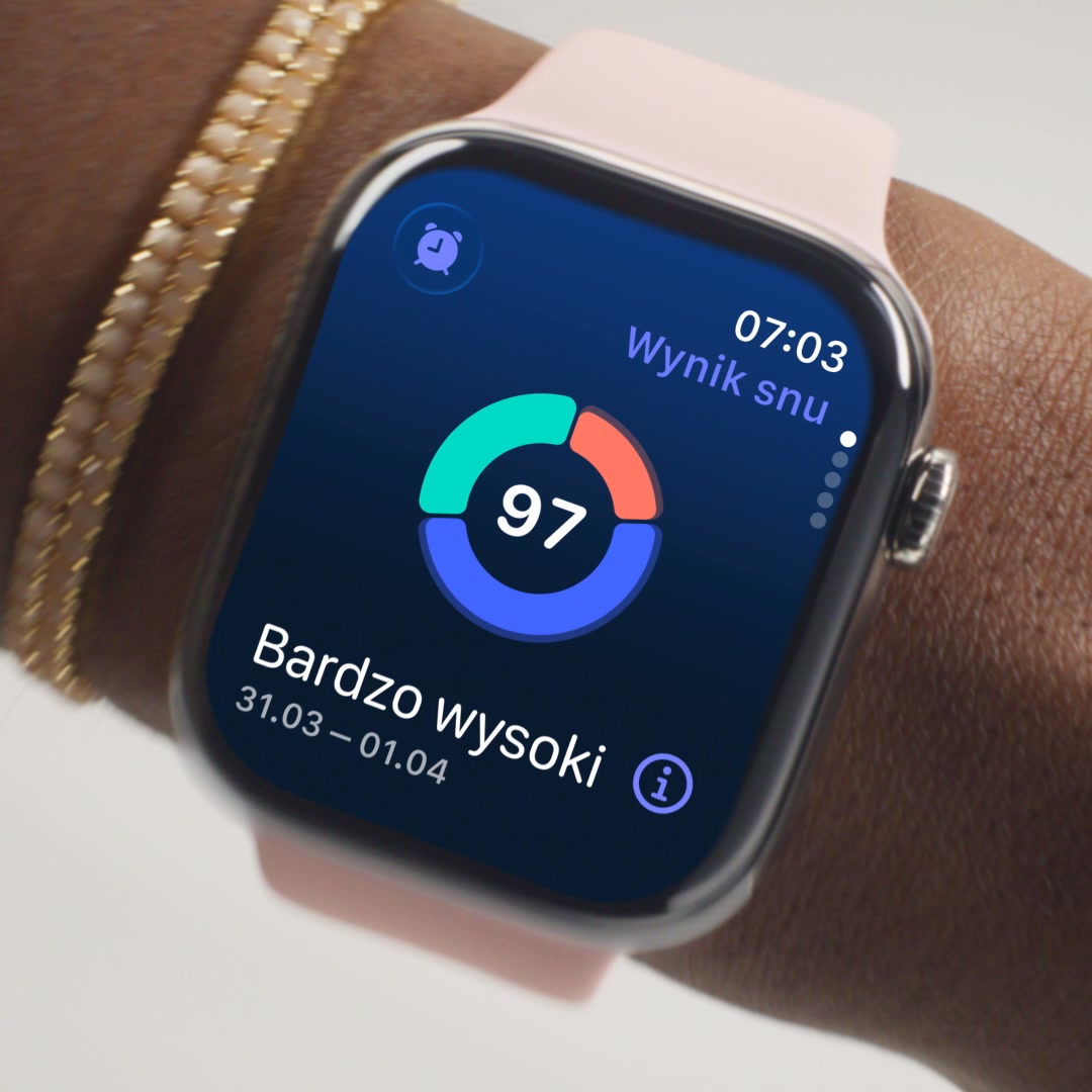 A close-up shot shows a person's wrist wearing a pink Apple Watch. The watch face displays a sleep tracking app with a score of 97 and the text "Bardzo wysoki" (Very high) and dates. The watch face also shows the time 07:03 and "Wynik snu" (Sleep result). The ad copy, "Poznaj lepiej swoje zdrowie z pomocą iPhone’a i Apple Watch," is overlaid on the image.